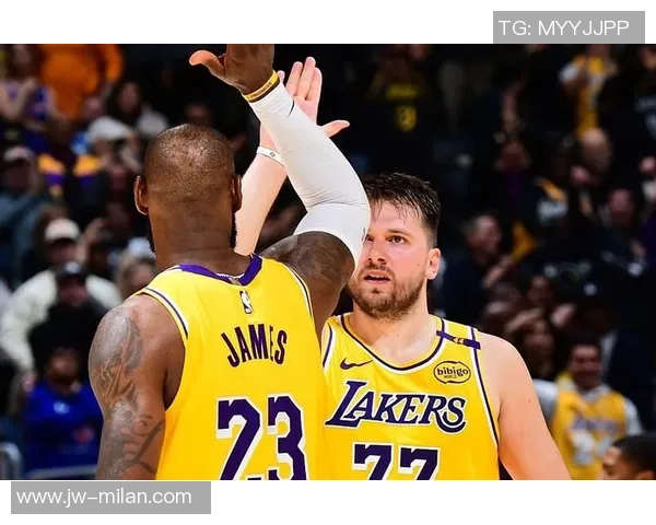 2020年NBA季后赛火箭与湖人第三场激战回顾与精彩瞬间分析 2020年NBA季后赛火箭与湖人第三场激战回顾与精彩瞬间分析